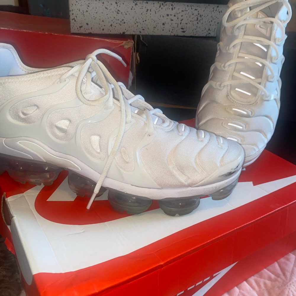 Nike Air VaporMax Plus White Sneakers